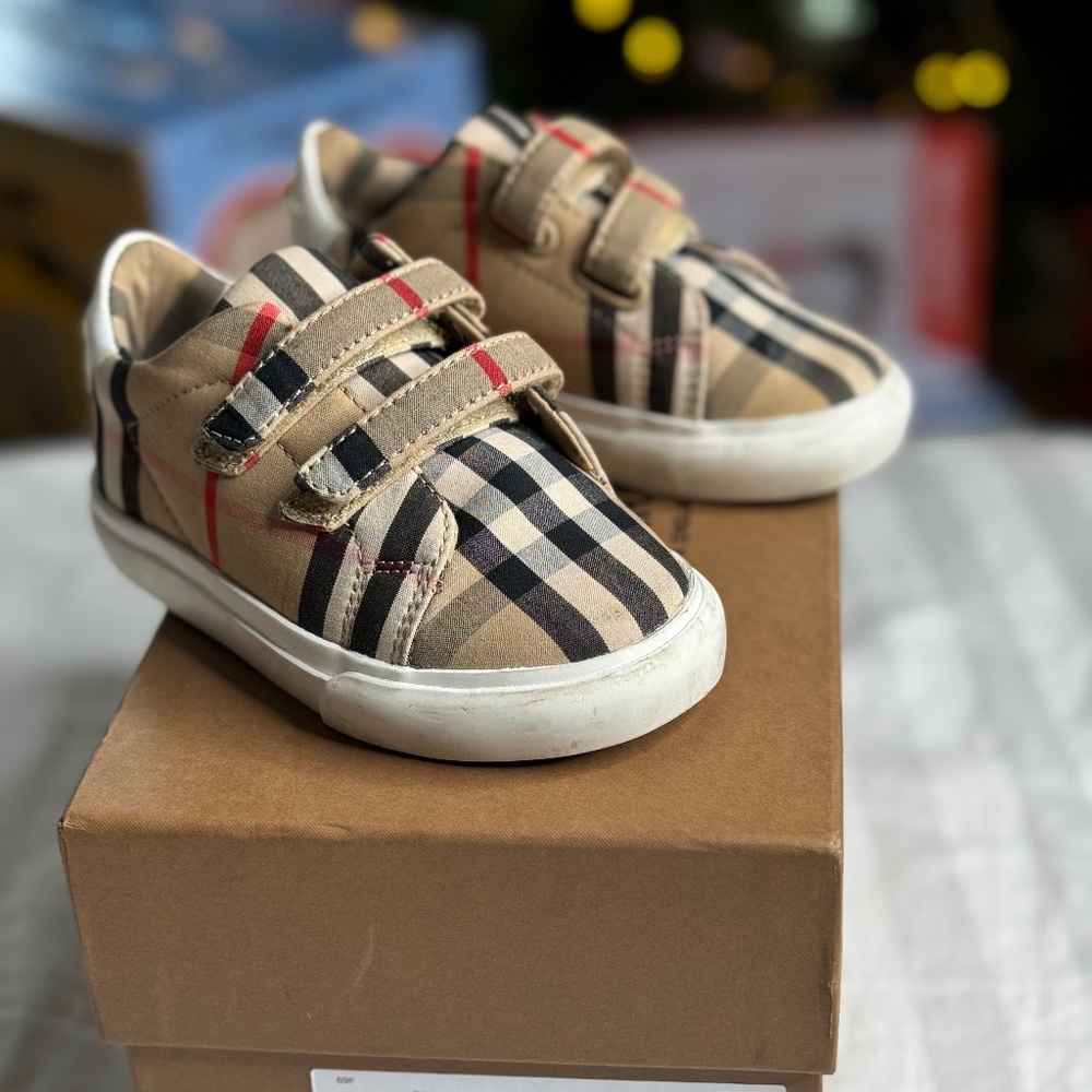 Burberry sneakers